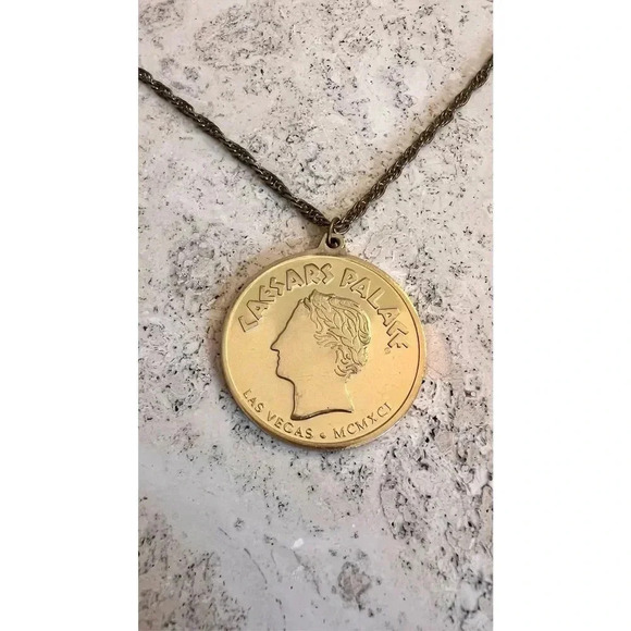 Vintage Caesars Palace Las Vegas Coin Chain MCMXCI Gold Tone Medallion Necklace - Picture 3 of 6